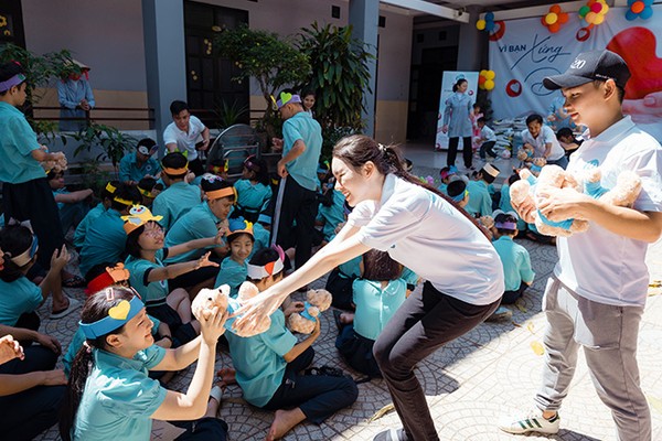 Biểu tượng lịch sử hoạt động và theo dõi giao dịch để minh bạch.