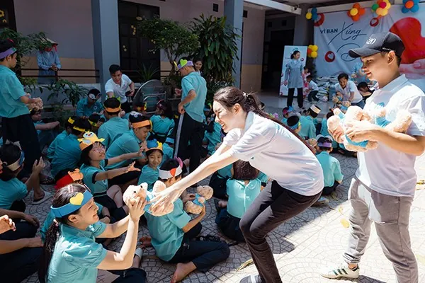 Biểu tượng lịch sử hoạt động và theo dõi giao dịch để minh bạch.